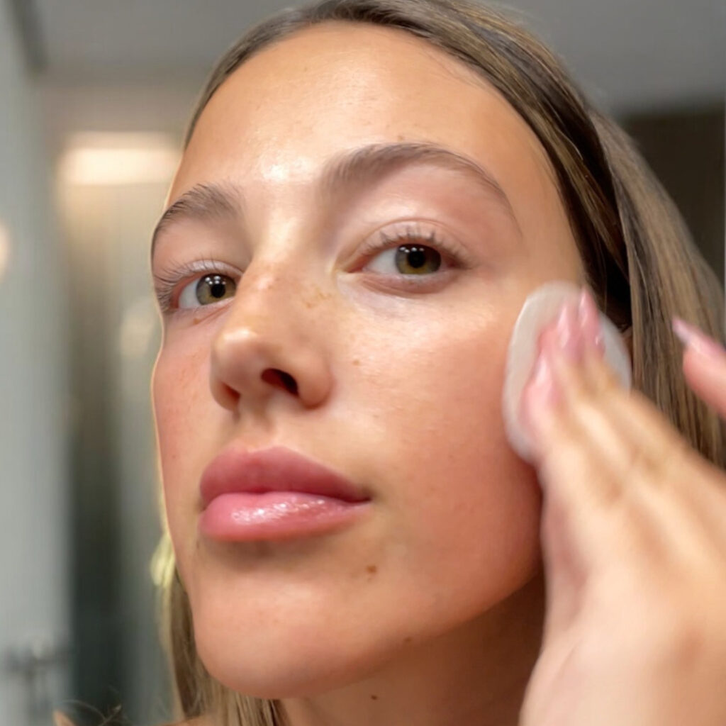 Boosts Glow & Restores Skin’s Radiance